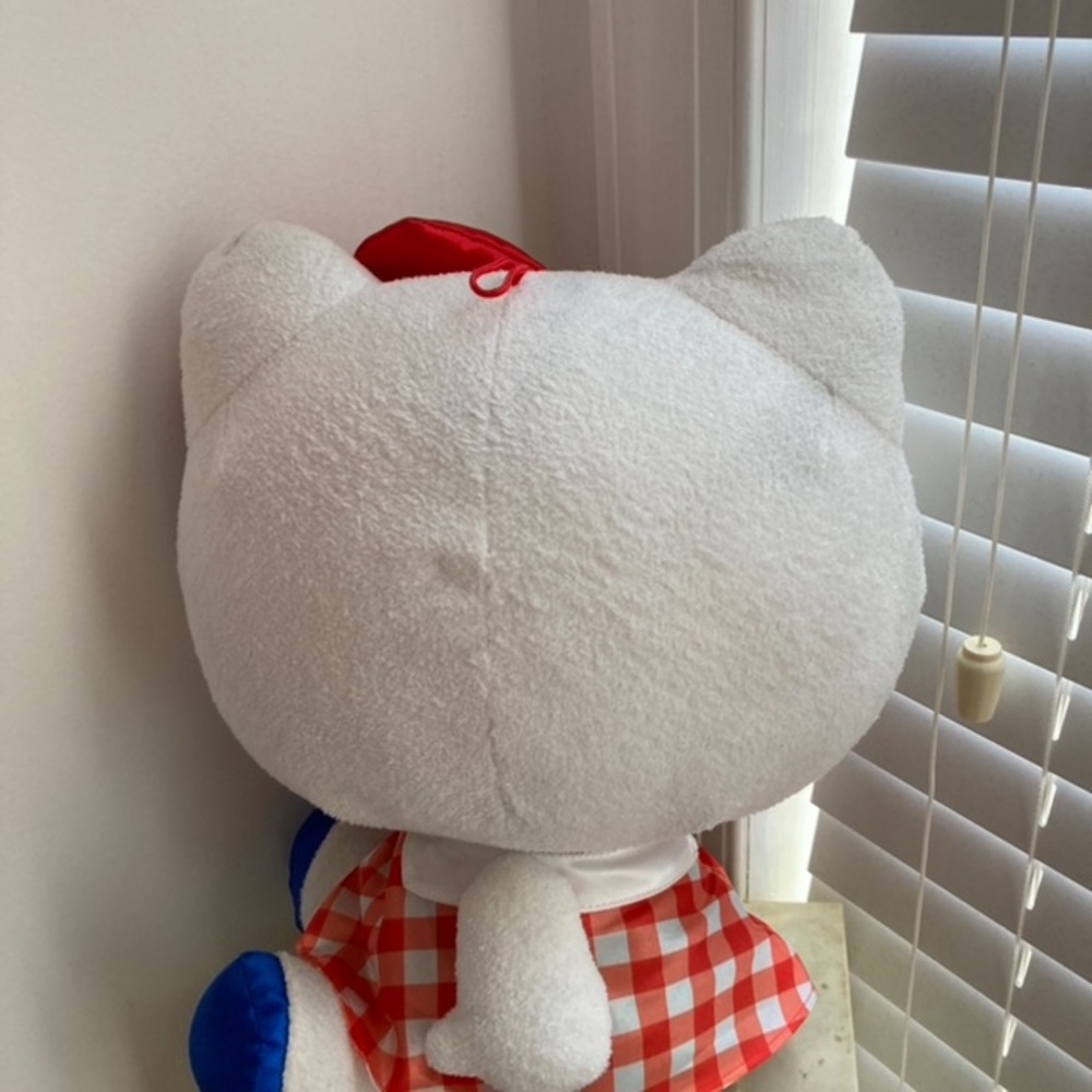 Hello Kitty Plush Large - Picture 4 of 9